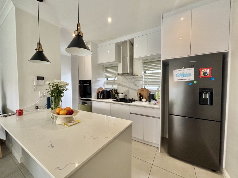 To Let 3 Bedroom Property for Rent in Sandown Western Cape